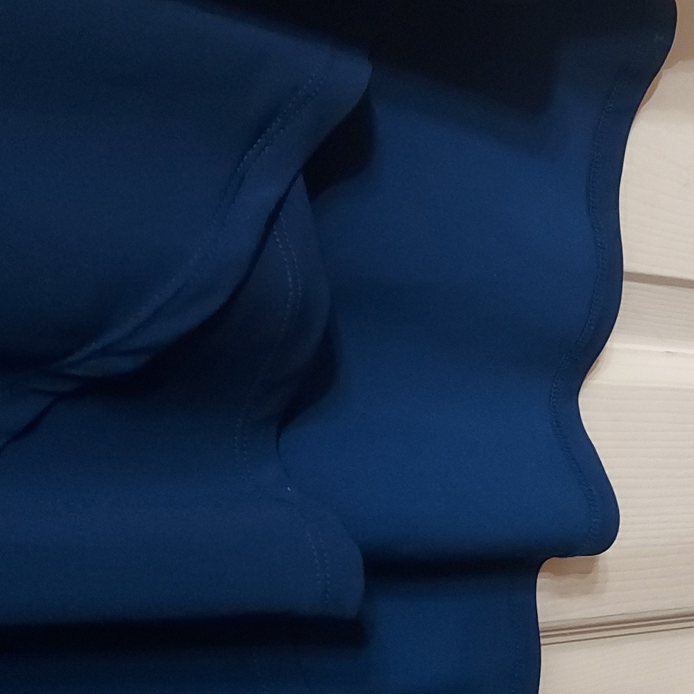 Dress - Picture 4 of 7
